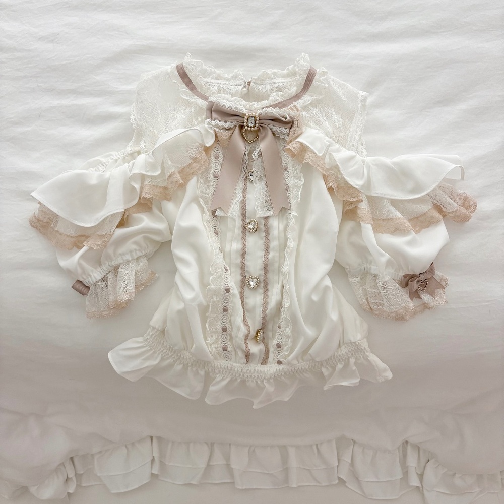 LIZ LISA Open Shoulder Frill Blouse